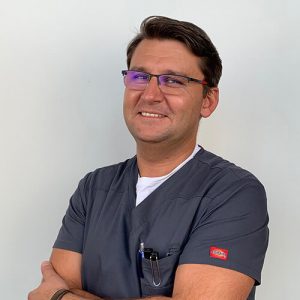 dr n. med. Maciej Wrotniak – Kierownik Oddziału Chirurgii Ortopedyczno-Urazowej Onkologicznej i Rekonstrukcyjnej